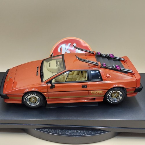 AUTOart 1/18 Lotus Esprit turbo 007 For Your Eyes Only Ski RT Drive Bond 70060 - Picture 5 of 23