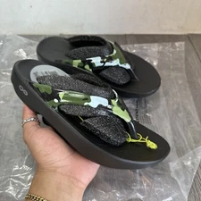 OOFOS OOLala Limited Jungle Cami  Women's  US Women's Size 5 Men/boys  3