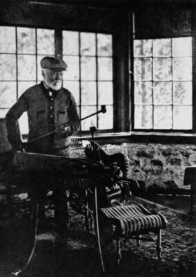 1905: Scottish-American industrialist Andrew Carnegie OLD PHOTO