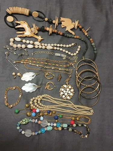 Vintage Costume Jewelry Lot Necklaces Brooches Bracelets Earrings