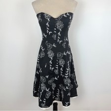 White House Black Market Strapless Floral Embroidered Dress Black White Size 0
