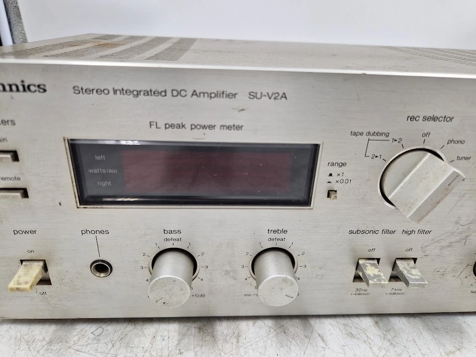Technics SU-V2A Stereo Amplifier - For Parts Cosmetic Wear - Image 3 of 4