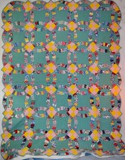 3832 Beautiful antique 1930-40's Double Wedding Ring quilt, florals, "that green
