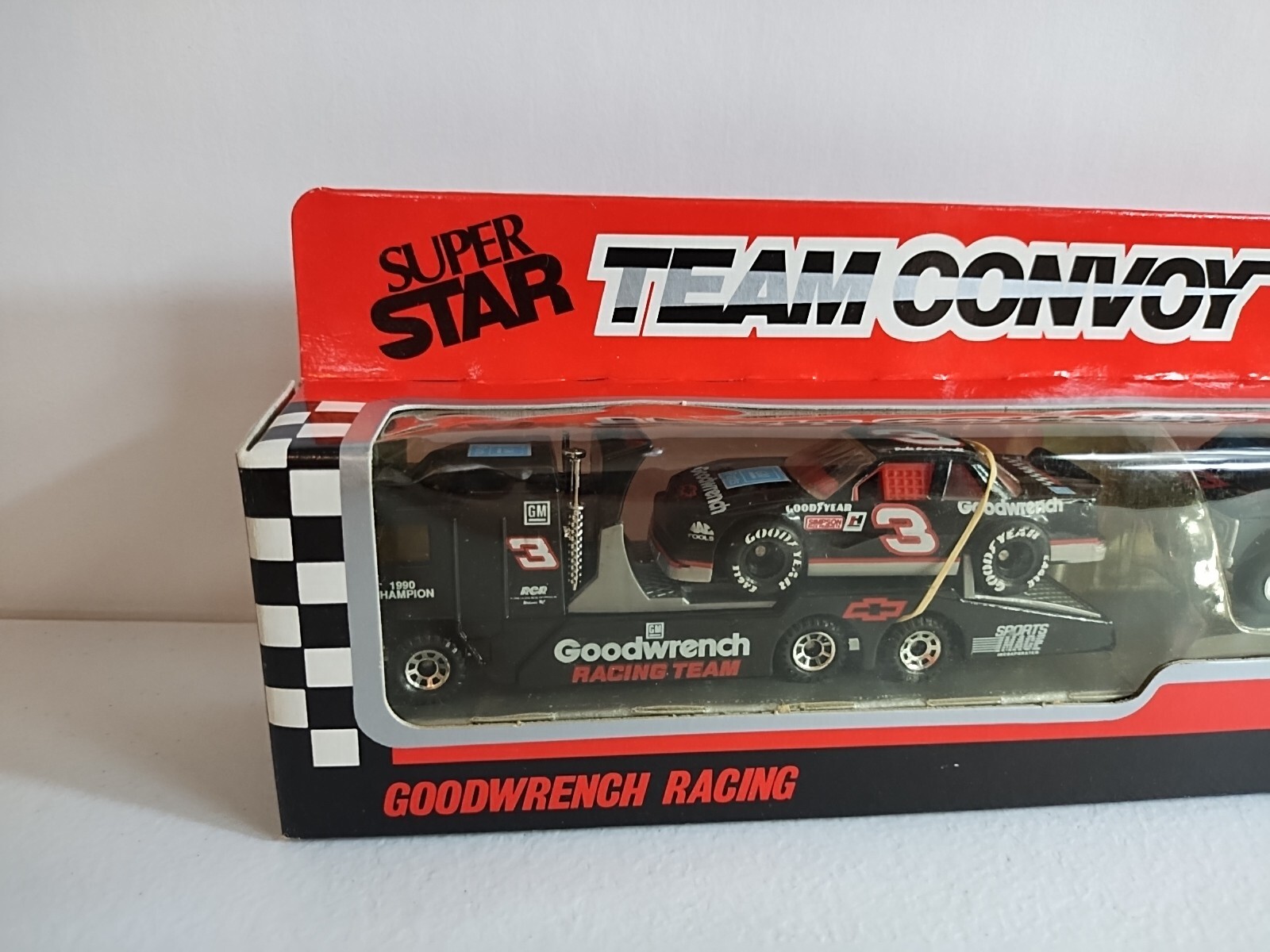 Dale Earnhardt Matchbox Superstars Team Convoy GM Goodwrench 1/64