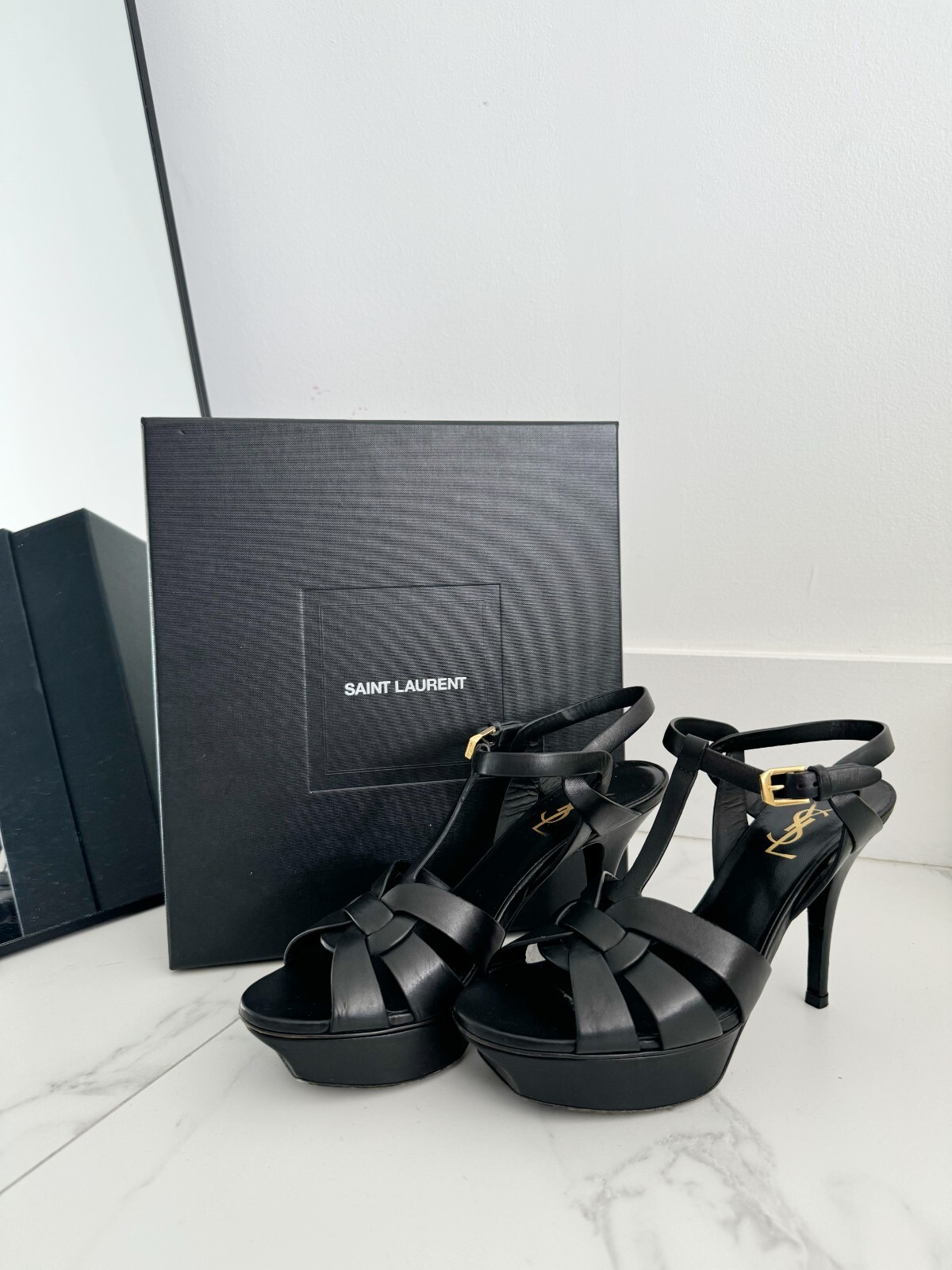 AUTENTICO Yves Saint Laurent Patent Tribute 105 tacco platform taglia 7