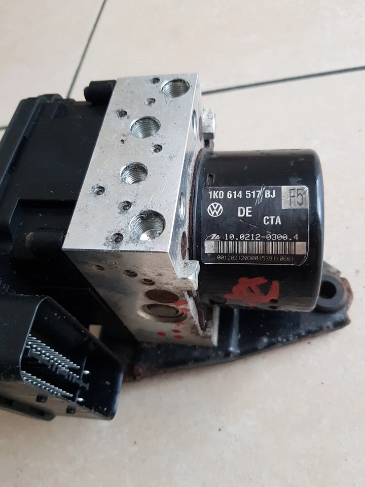 VW AUDI SKODA ASIENTO ABS BOMBA Y MÓDULO DE CONTROL 1K0907379AN / 1K0614517BJ Foto 3 de 4