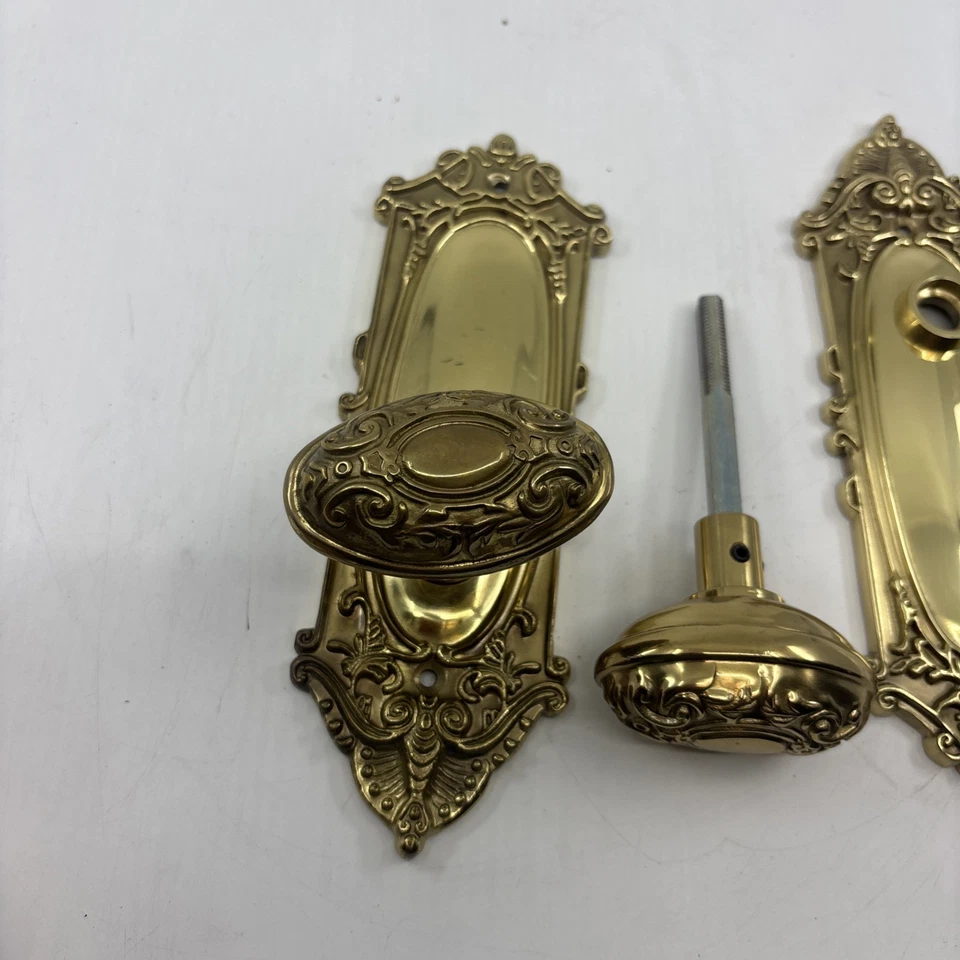 Nostalgic Warehouse Victorian Long Plate Victorian Knob in Brass INCOMPLETE SEE - Image 3 of 4