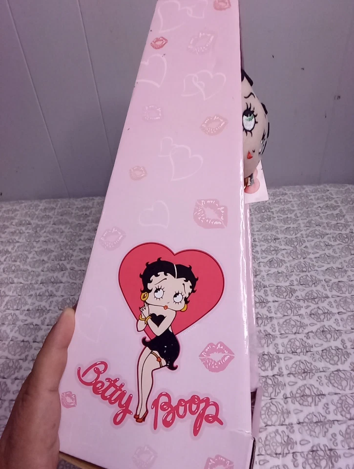 Muñeca de peluche Betty Boop 2007 bailando/cantando 14" en vestido rojo juega "fiebre" NUEVO Foto 4 de 4