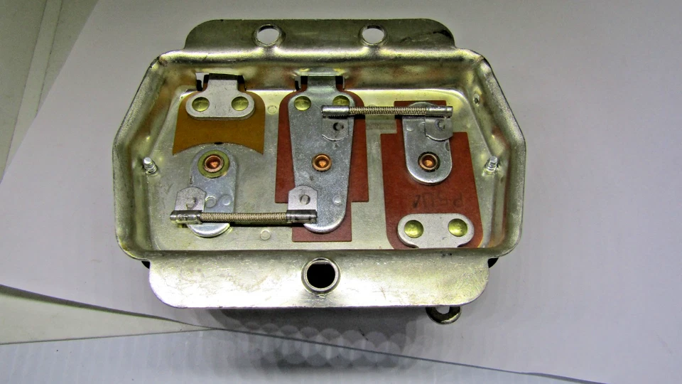 Voltage Regulator Standard VR-4 - Image 2 of 4