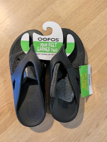 Neue Oofos! Recovery Sandalen Damengröße 9 schwarz – ursprünglich 59,99 $!