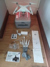 DJI Phantom 4 K Quadcopter Camera Drone WM330A Working Excellent Con 2 batteries