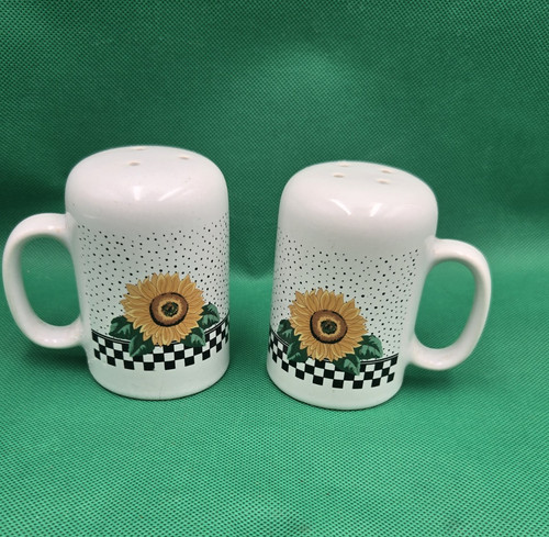 TableTops Unlimited “Sunny” Salt & Pepper Shakers Sunflower Checkered W Handles