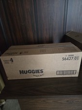 Huggies Snug  Dry Disposable Diapers size 4  Case of 4 Packs, 30 Count Each
