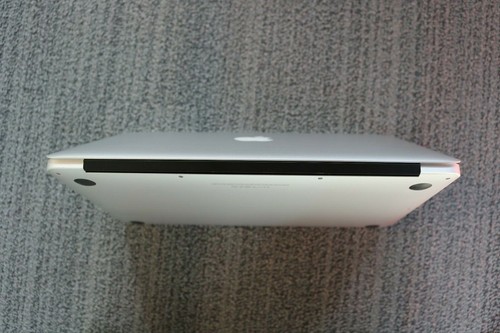 Apple MacBook Air A1466 2015 13.3", i5 1.6GHz, 128GB SSD, 4GB DDR3 Laptop - Picture 7 of 12