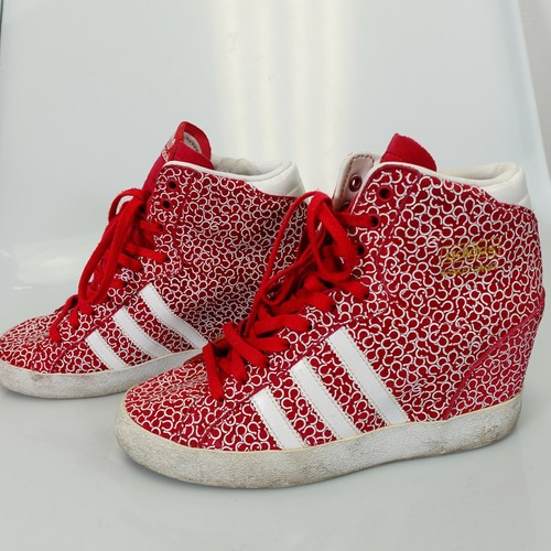 red wedge adidas