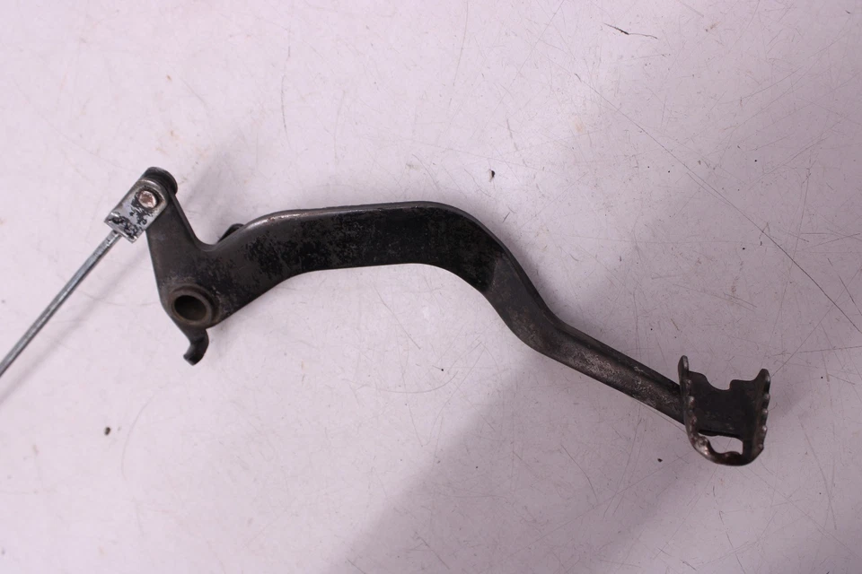 97-99 YAMAHA BIG BEAR 350 OEM PEDAL FRENO TRASERO DERECHO con varilla de acoplamiento  Foto 2 de 4