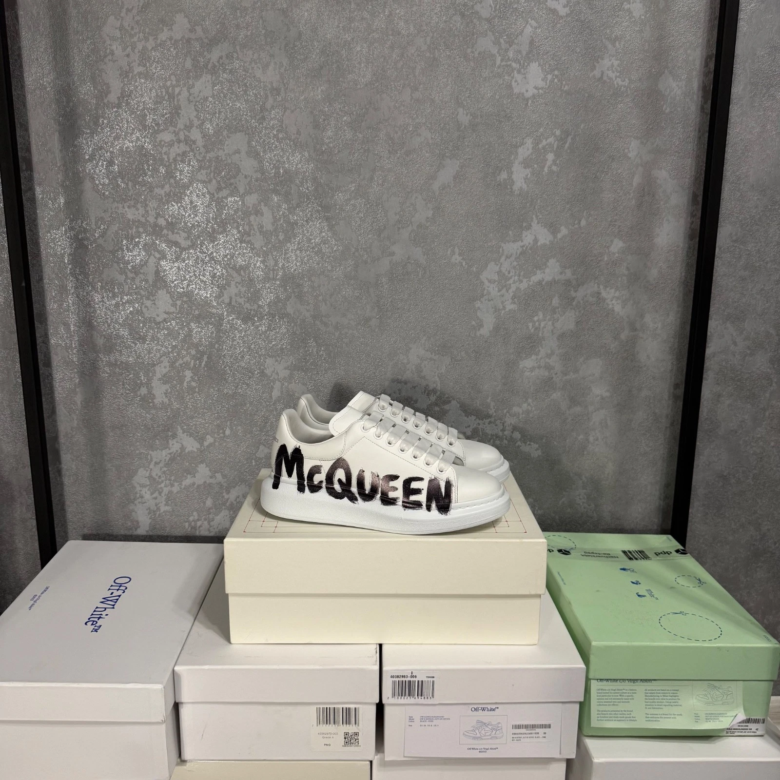 Alexander McQueen — Size 42.5/9US -Alexander McQueen Oversized Sneakers ''Graffiti'' White Brand New