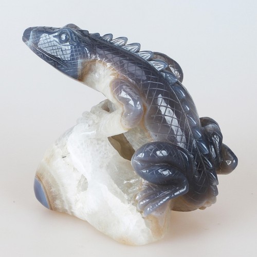 4.8" Natural Geode Agate Quartz Crystal Hand Carved Lizard Carving 989g - Picture 2 of 8