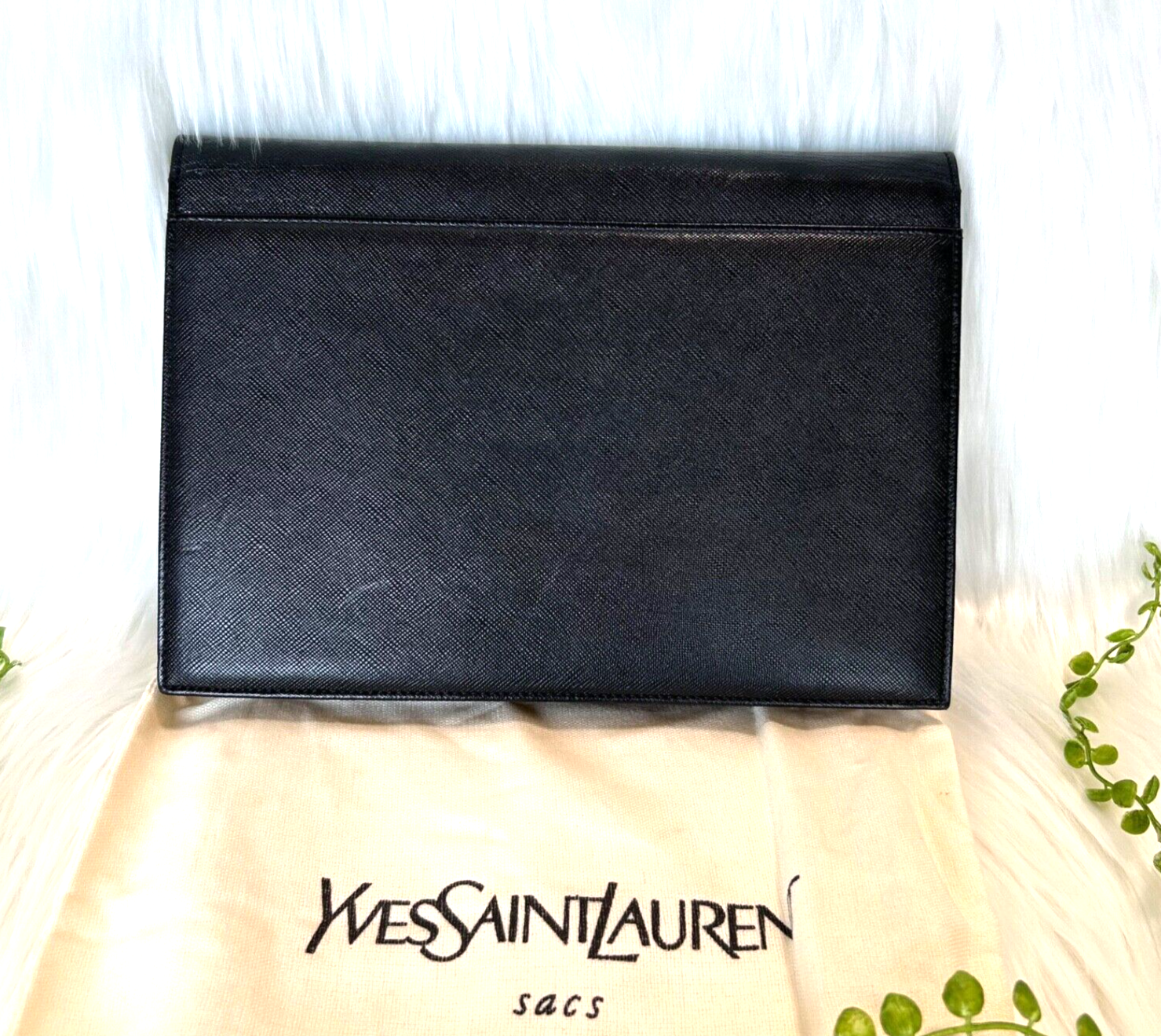 Borsa pochette Yves Saint Laurent in pelle saffiano nera borsa YSL