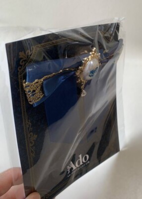 Ado Brooch Set Ribbon & VIP Mona Lisa Design Official Concert
