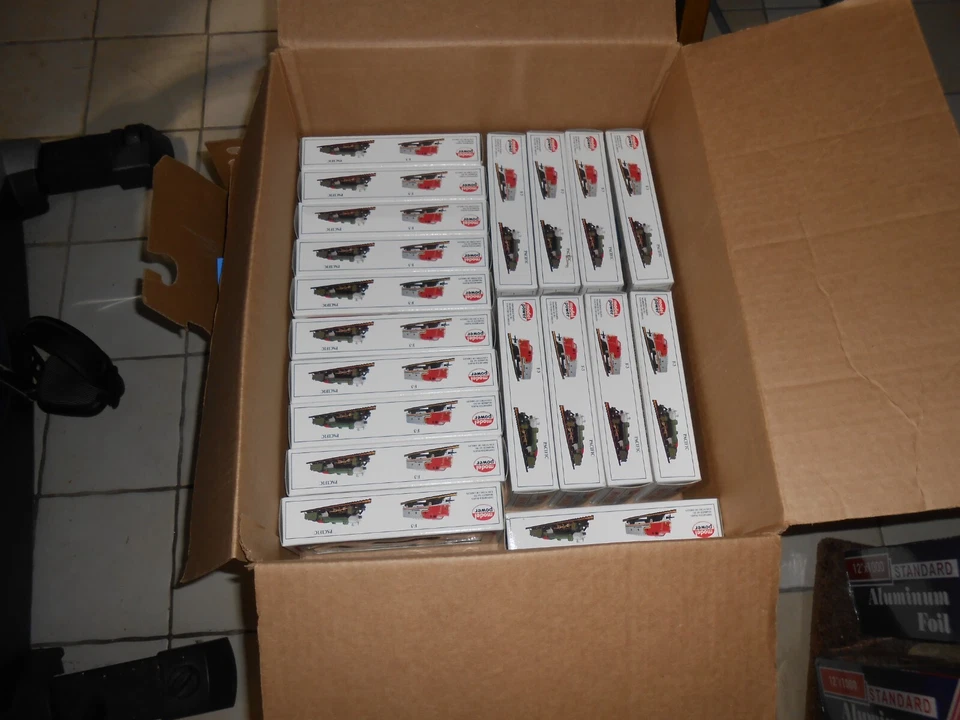 MODEL POWER HO SCALE LOT OF 29 [LOWEST ON EBAY] ALL THE SAME #9147 CP NEW FREE S - Image 2 of 4