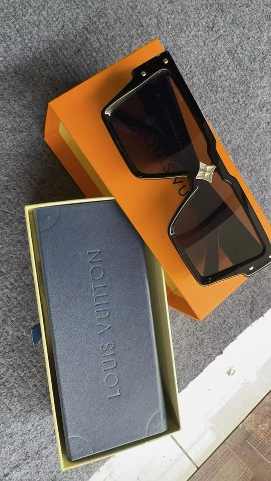 Louis Vuitton Cyclone Black Square Big Frame Sunglasses Z1578E Women  Authentic  - Image 2 of 4