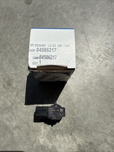 NEW Genuine GM Parking Sensor OEM 84586217