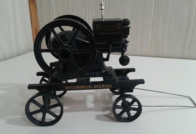 ERTL McCormick-Deering Model M Hit & Miss Diecast Engine 1/6 Scale