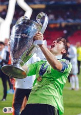 IKER CASILLAS SIGNED REAL MADRID UCL WINNERS 12X8 PHOTO (ACG CERT AG17168)