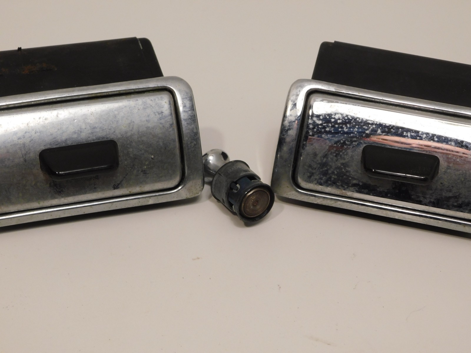 1987 ROLLS ROYCE SILVER SPUR REAR SEAT ASHTRAYS LIGHTER ASH TRAY CHROME FACTORY