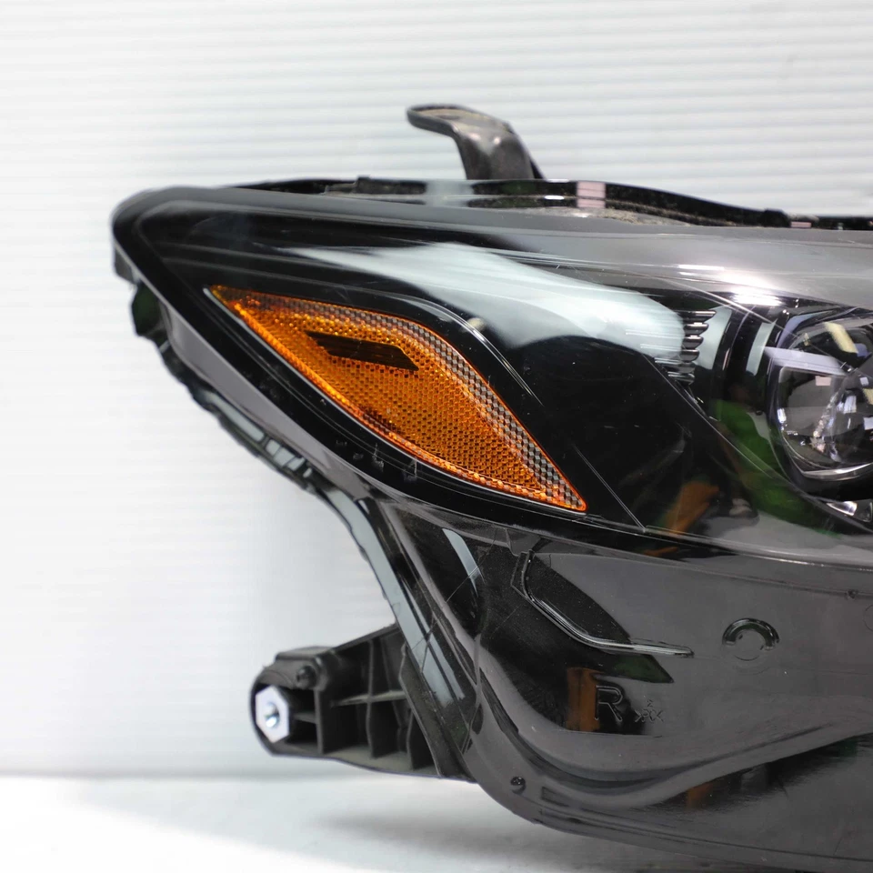 Faro derecho LED 2025 Toyota Camry grado base OEM 81110AQ010 Foto 3 de 4