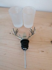 J&auml;germeister Geweihausgie&szlig;er goldenes Geweih + 2 Frosted Shot Gl&auml;ser 2 cl