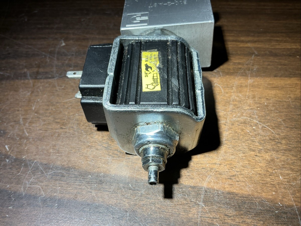 KEMPER  ノーバディ Nissan / Infiniti Nissan OEM Oxygen (02) Sensor Bung Nut