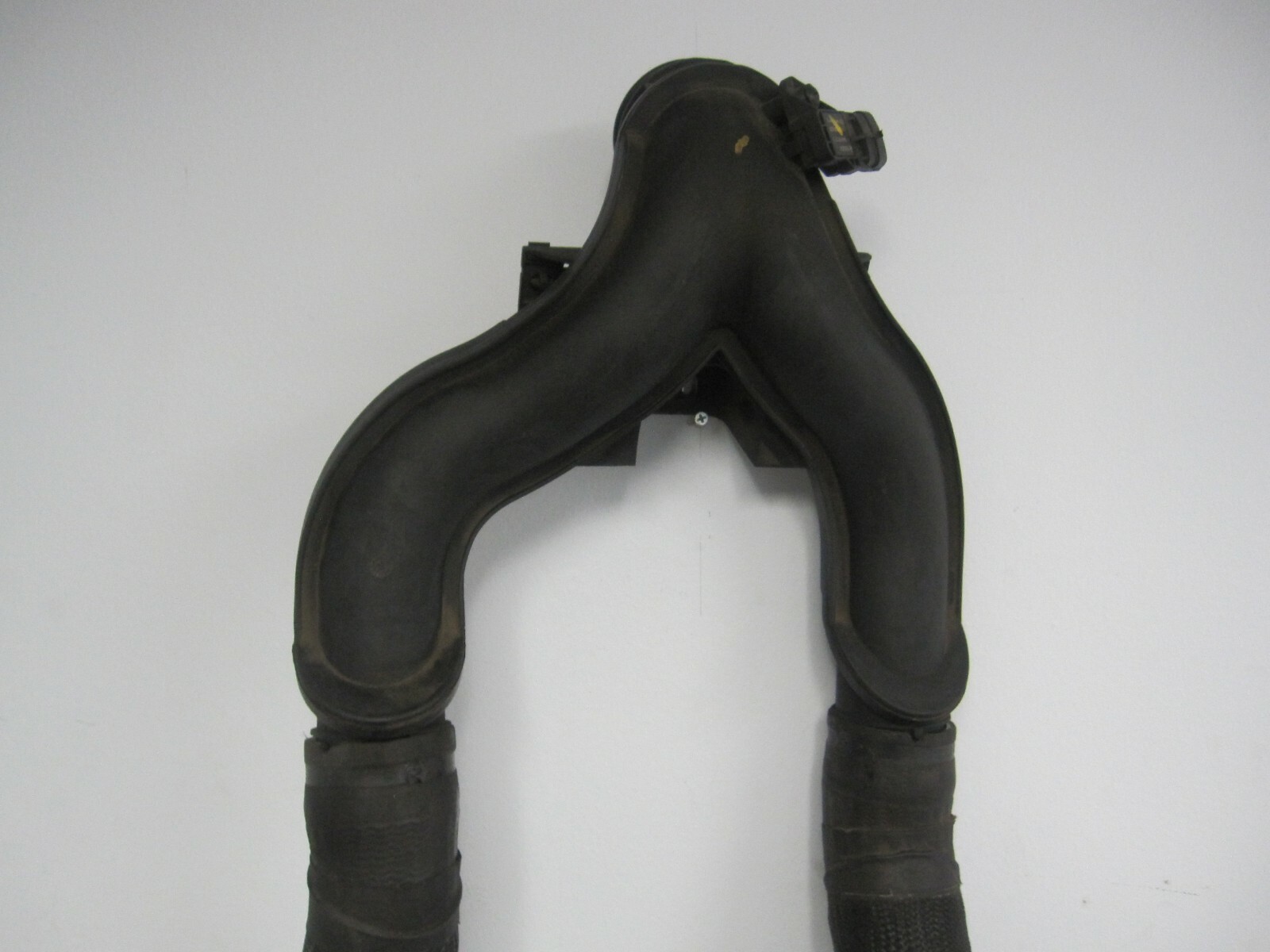 2014-20 MASERATI GHIBLI S Q4 GAS AIR FILTER INTAKE INLET HOSE PIPE SLEEVE DUCT