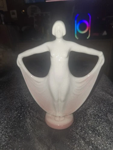 Antique Vintage WELLER POTTERY LAVONIA  Dounle Bud VAAE 1920s Art Deco Lady