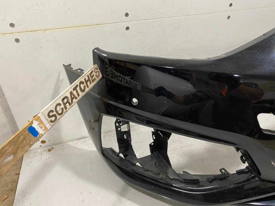 Parachoques delantero OEM 2018 L-2019 Audi A4/A4 Quattro/S4 8W0853651DF Foto 2 de 4