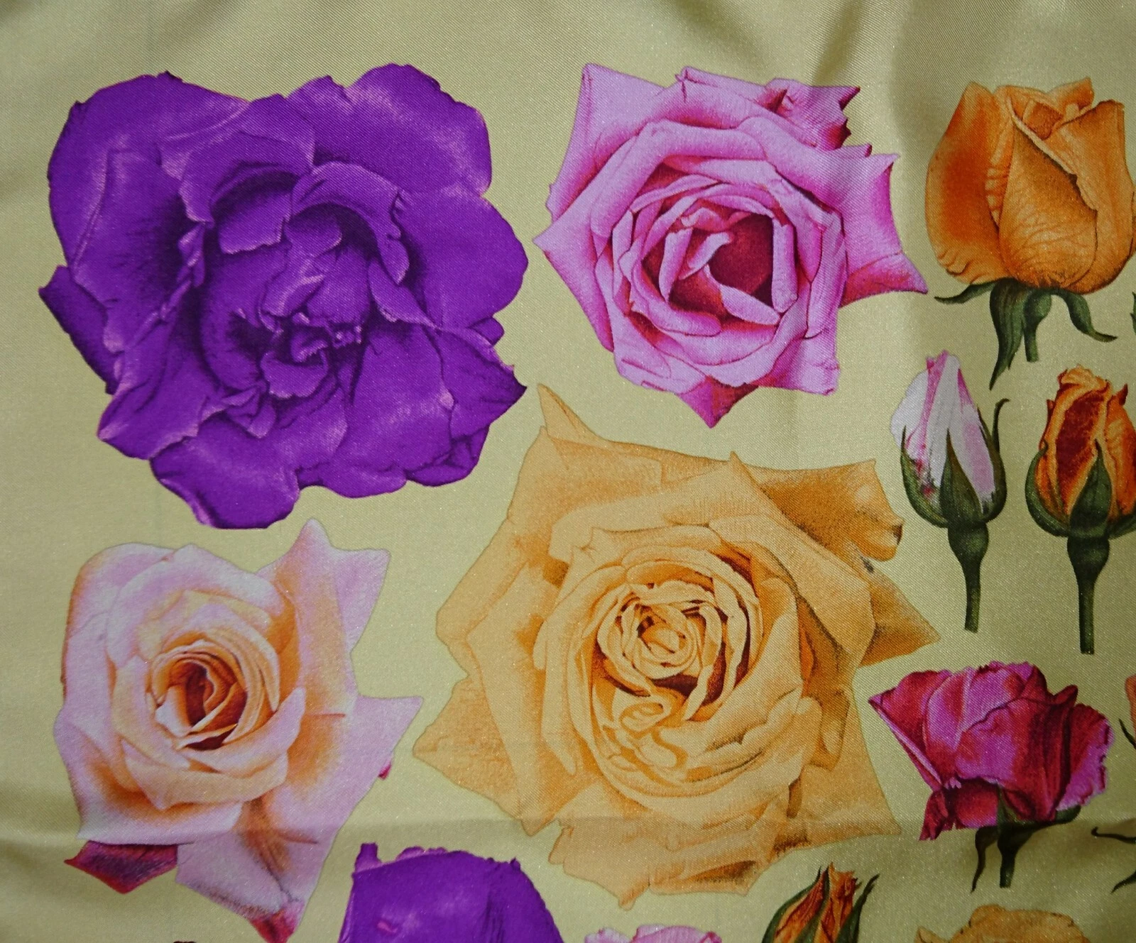 Neuf avec étiquettes belle GUCCI rose mini écharpe chariot SOIE ITALIE foulard 100 % SOIE art neuf