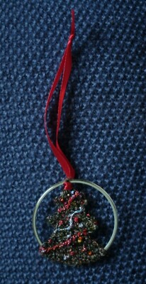 Wolle & Glasperlen Christbaumschmuck Handarbeit Ornamentband
