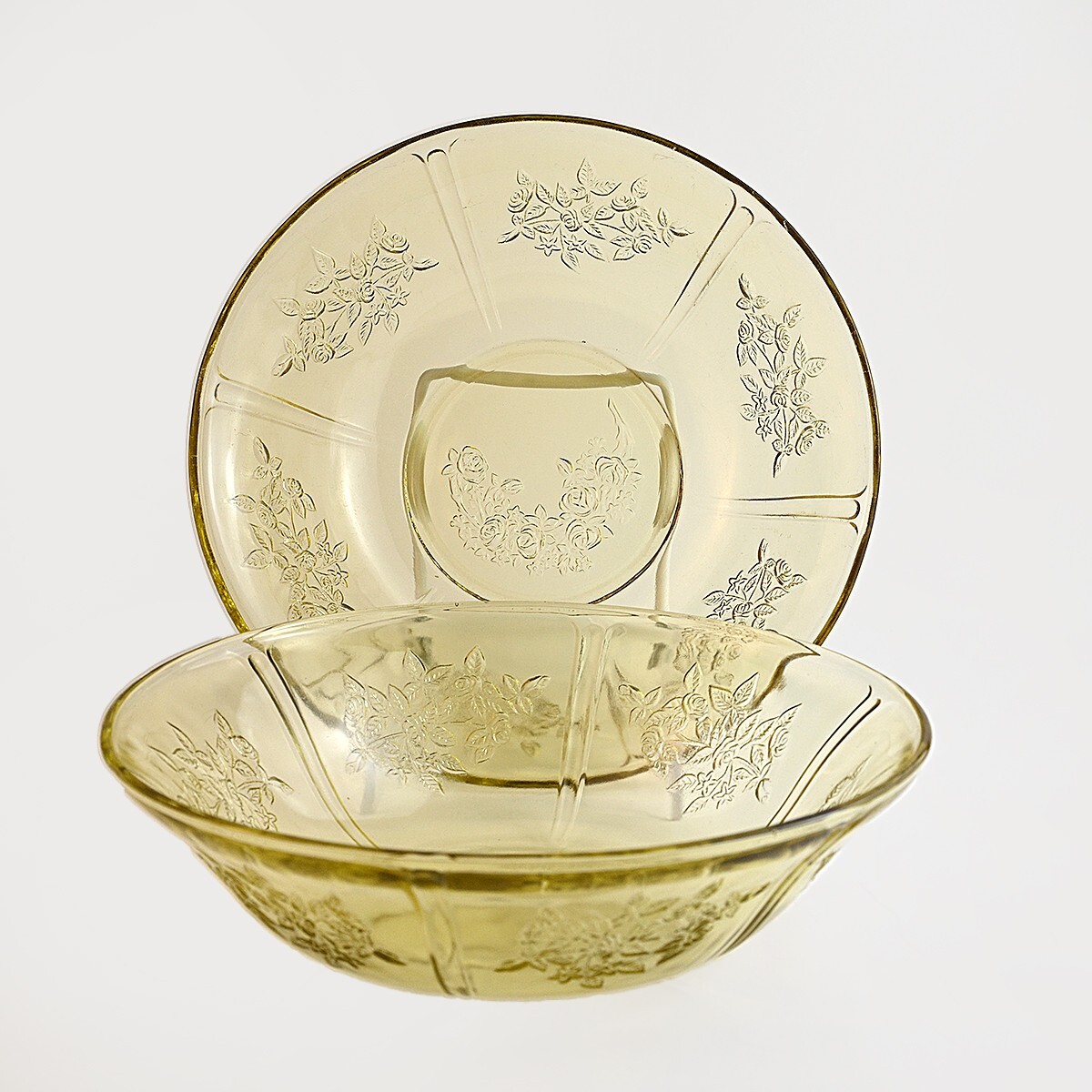 Federal Glass Sharon Cabbage Rose 8.5 Inch Yellow Amber Vintage Serving Bowls