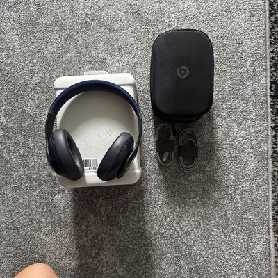Apple Beats by Dr. Dre Studio Pro Kabellose Ohrumschließende Kopfhörer - Navy