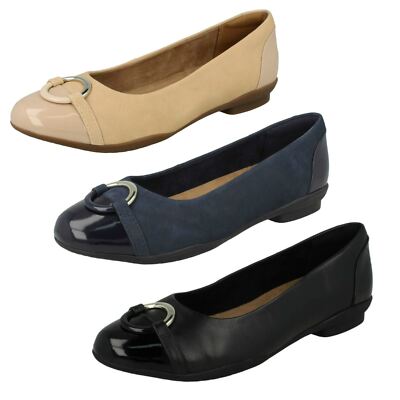 Ladies Clarks Neenah Vine Ballerina Flat With Ring Detail