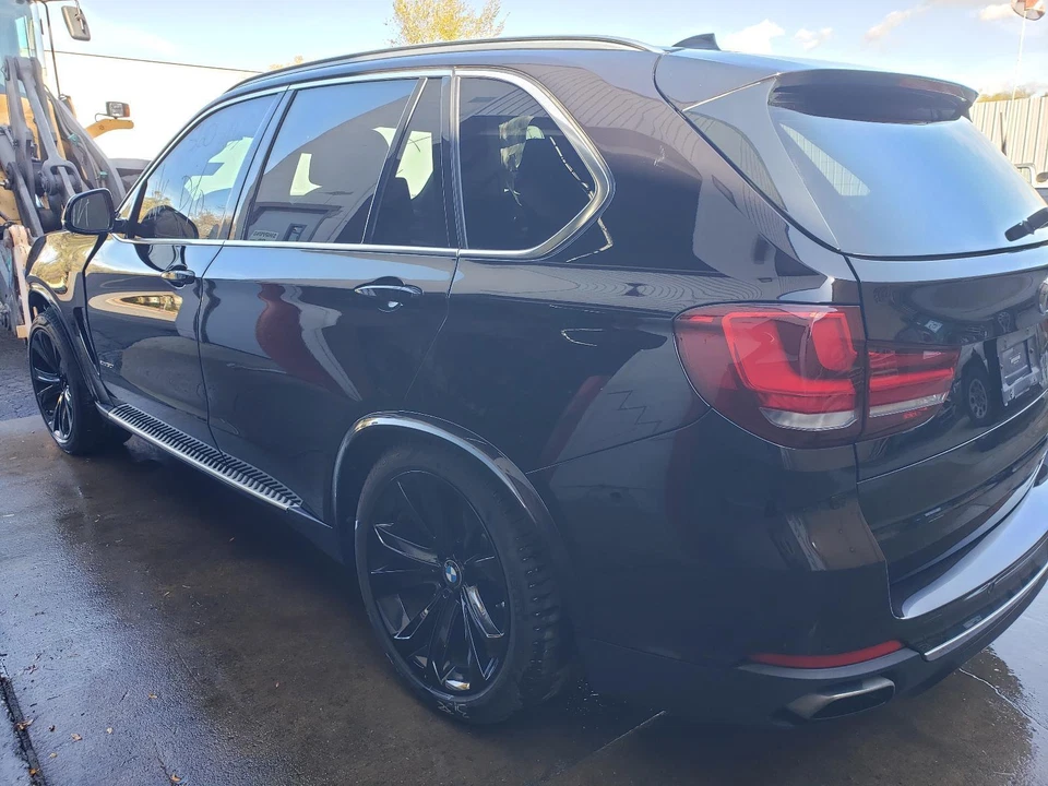 Volante BMW X5 17 18 (turbo), (AT), 4,4 L Foto 3 de 4