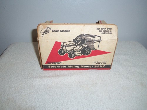 Vintage 1981 Scale Models "Lawn Chief Riding Mower" (1/16th) Diecast Bank - Picture 3 of 5