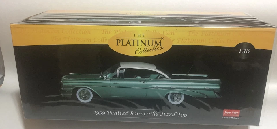1959 Pontiac Bonneville Jademist Green  1:18 SunStar 5176 - Image 3 of 4