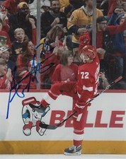 Detroit Red Wings Andreas Athanasiou Signed Autographed 8x10 Photo COA #3