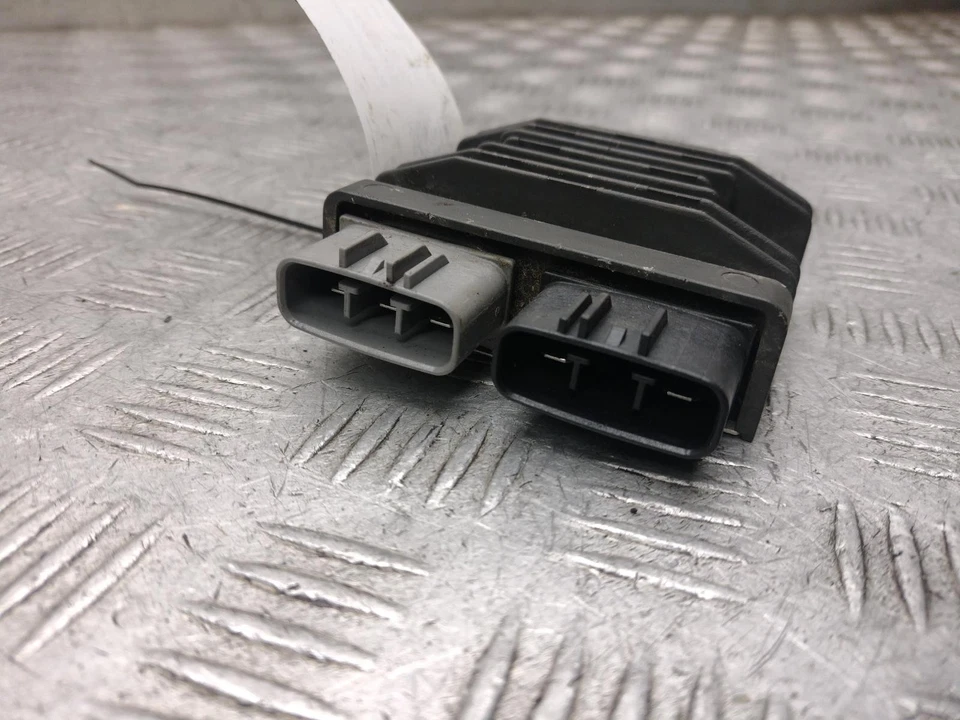 2021 BMW S1000XR TE RECTIFIER REGULATOR - Image 2 of 3