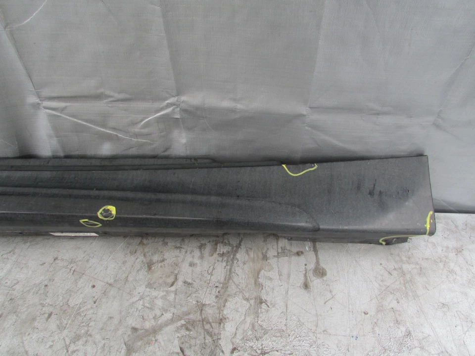 2008-2011 BMW 135I ROCKER PANEL PASSENGER SIDE SKIRT TRIM COVER MOLDING BLACK OE - Image 3 of 4