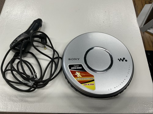 Sony CD Walkman D-EJ011 Silver Digital Mega Bass G-Protection CD-R/RW Player - Afbeelding 1 van 6