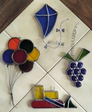 Lot 4 Stained Glass Window Suncatchers: Balloons, Grapes, Kite, Tractor