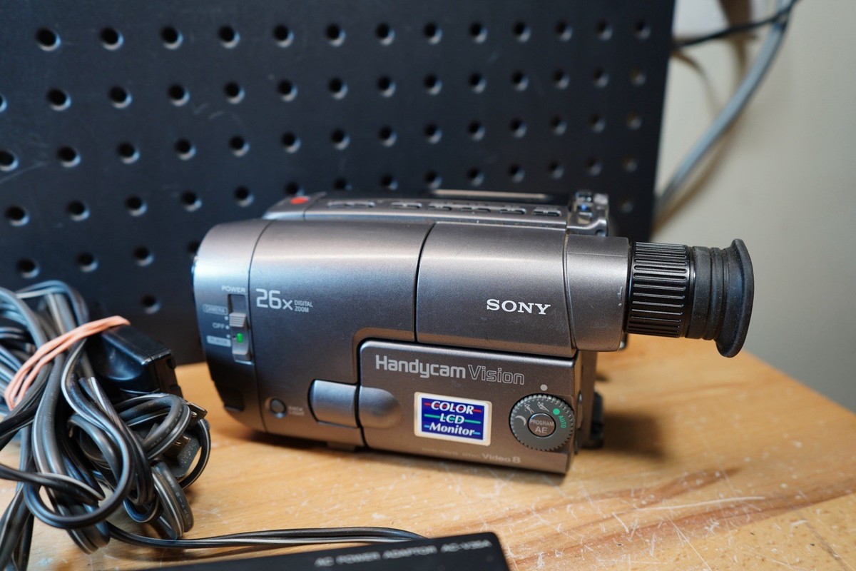 i) Sony Handycam CCD-TRV12 Camcorder FOR PARTS OR REPAIR